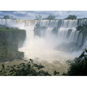 Iguacu (Iguazu) Falls, Border of Brazil and Argentina, South America 