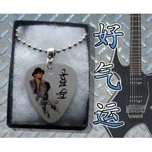  Kid Rock Metal Guitar Pick Necklace Boxed Electronics