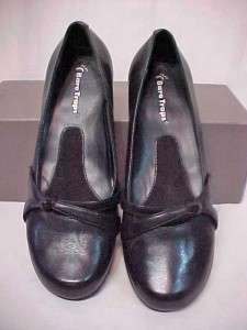 BARE TRAPS $54.99 Restless Black Leather Round Toe Shoes 6  