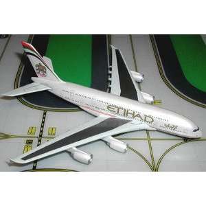   Dragon Wings 55858 Etihad Airways A380 841 1400 model Toys & Games