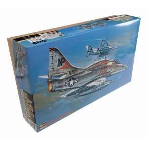  A4E F Skyhawk 1 32 by Hasegawa Toys & Games