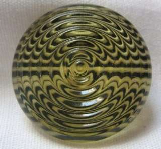 VINTAGE OPTICAL ILLUSION BAKELITE BUTTON 1+  