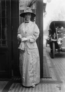 1913 photo BURLESON MRS ALBERT SIDNEY MRS W WILSON  