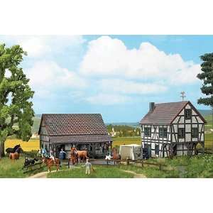  Busch HO Horse Stable Kit Toys & Games