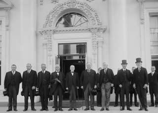 1924 photo Attn. Gen. Stone with Supreme Court jud  