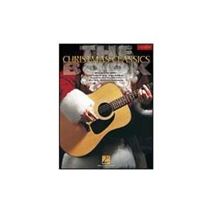  Hal Leonard The Christmas Classics Book   Easy Guitar 