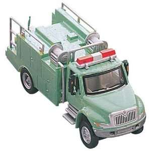  International 4300 Brush Truck Green 4121 55 Toys & Games