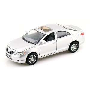  Toyota Camry 1/32 Silver Toys & Games