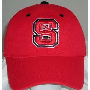 North Carolina State Wolfpack One Fit NCAA Wool Flex Cap (Team Color 