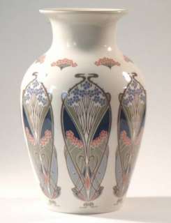Masons England IANTHE 8 Porcelain Vase ~ Ivory w/ Art Nouveau 