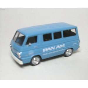   100 Passenger Van   Walthers Exclusive   Pan Am (Blue) Toys & Games