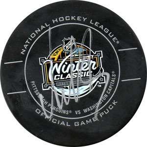  Alex Ovechkin Signed Puck   Winter Classic   Autographed 