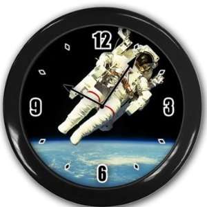  Nasa Astronaut in space Wall Clock Black Great Unique Gift 
