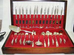 Holmes Edwards Silverplate Flatware Woodsong 92 pc Set Chest / Box 