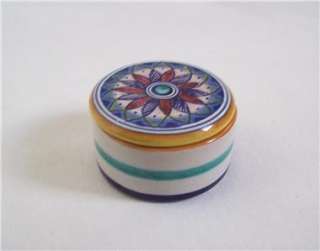 Deruta Italy Majolica Small Round Hand Painted Trinket Box 2  