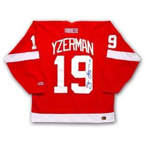  Steve Yzerman Autographed Detroit Red Wings CCM Dark 