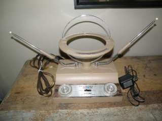   AMPLIFIED UHF/VHF TV Television Antenna in very good used condition
