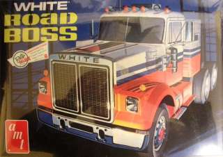 AMT648 White Road Boss Truck Cab 1/25 AMT  