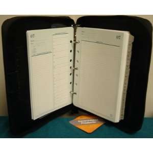  21121 FranklinCovey Zipper Planner. Page Size 5 1/2 x 8 1 