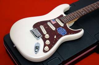 New USA Fender ® American Deluxe Stratocaster, Strat, Olympic Pearl 