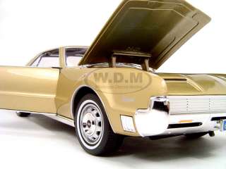 descriptions brand new 1 18 scale diecast 1966 oldsmobile toronado by 