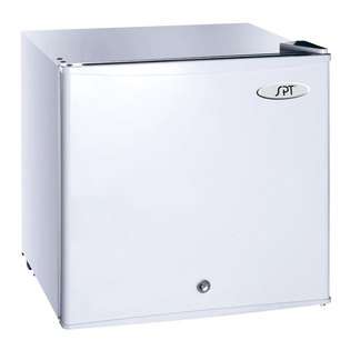 Sunpentown 1.5 Cu. Ft. Upright Compact Freezer   White 