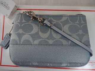 NWT COACH GRAY SIGNATURE C WRISTLET PURSE 45608 New With Tags  