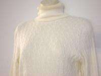Medium Banana REpublic cableknit cream ecru sweater  