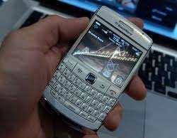 New Unlocked White Blackberry Bold 9700 Smartphone 610214622235  