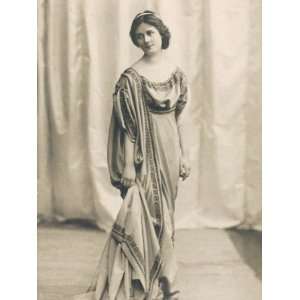  Isadora Duncan American Dancer in a Long Robe Photographic 