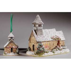  Lilliput Lane Christmas Tidings set of 2