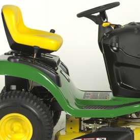 Great   2009 John Deere LA105 Lawn Tractor   Dont miss  