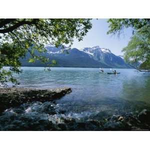  Paddlers Kayak on Chilkoot Lake in Haines, Alaska 