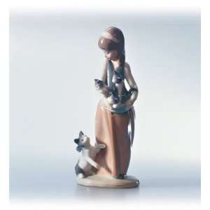 Lladro Following Her Cats Figurine