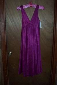 WOMENS GOWN, BURGUNDY, LONG   SIZE MEDIUM   NEW W/T    