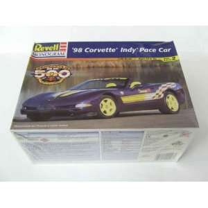  Revell Monogram 2558 98 Corvette Indy Pace Car   Plastic Model 